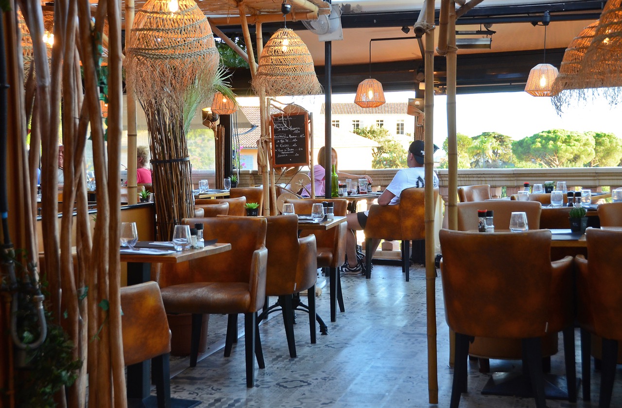 lang[meta_title] - Salle restaurant - 2